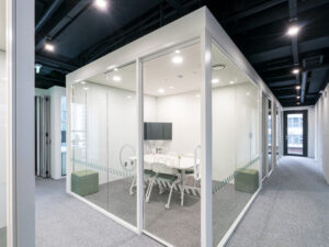 Con_C_00 회의실 (4명)